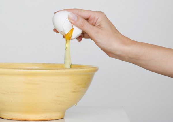 egg-whites-for-natural-acne-scars-treatment-600x423